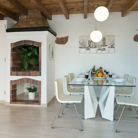 Casa Valeria * تيناجون