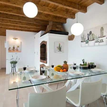 בית נופש Casa Valeria טינאחו